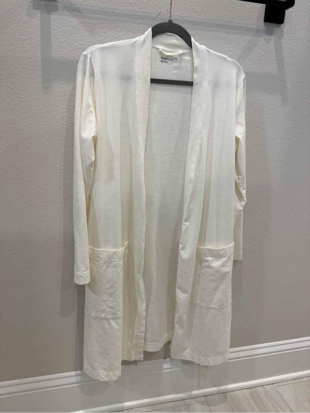 GAP Cream Open-Front Robe with Pockets